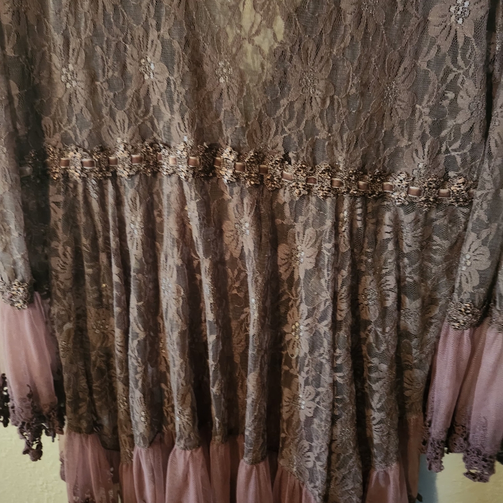 Adore Lace Top - Brown and Pink - Picture 6 of 7